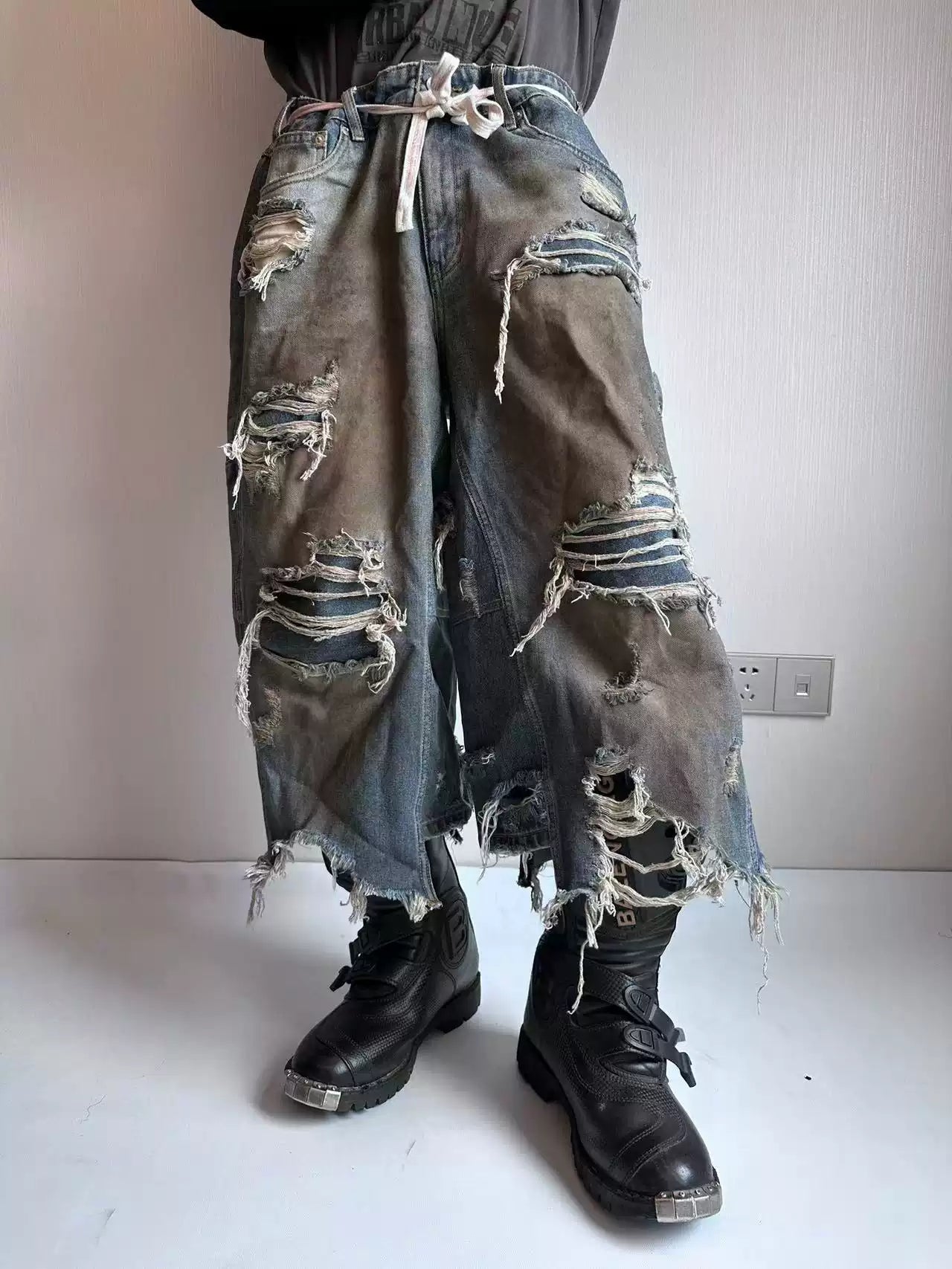 REGEN ZONE 25SS "RIOT" Okayama Distressed Patchwork Denim Cropped Pants